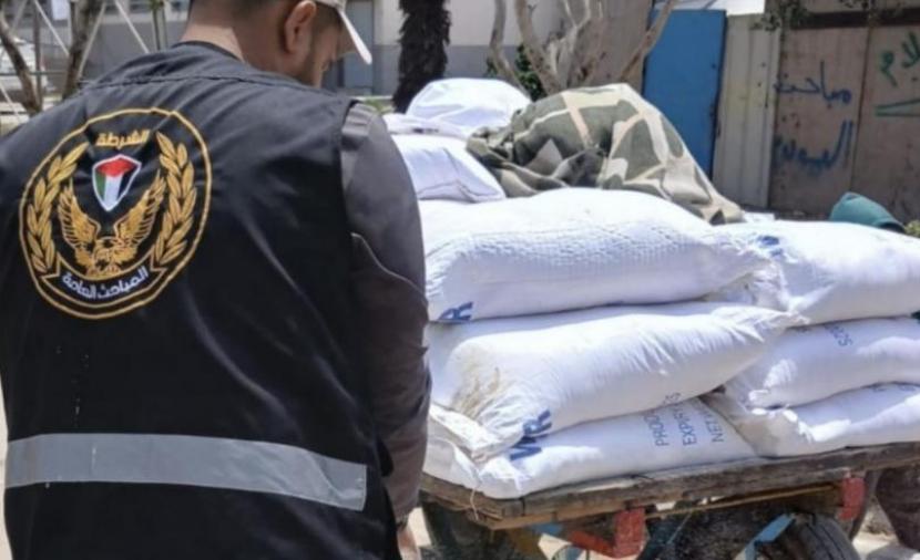 "مباحث التموين" بخانيونس تتلف 700 كجم من الدقيق الفاسد