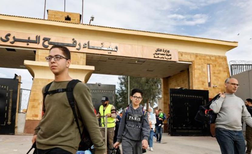 مرفق بالرابط... السفارة بمصر تدعو الراغبين بالعودة إلى غزة لتسجيل بياناتهم