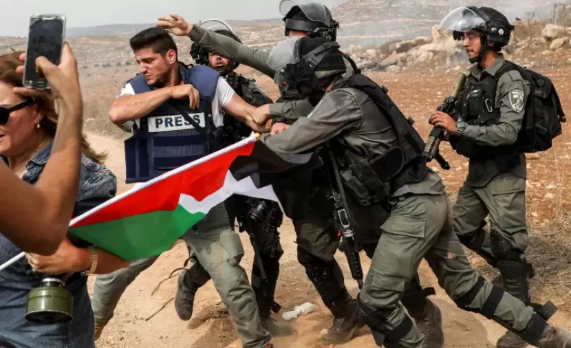 حرية الصحافة تحت النار… لما الكلمة بتصير تهمة