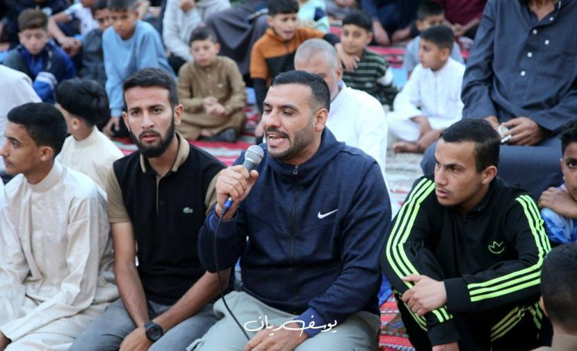 غزيون يؤدون صلاة عيد الأضحى على أنقاض المساجد المدمرة
