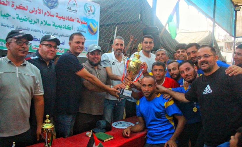 شهداء جباليا يتوجون بلقب بطولة سلام الأولى للكرة الطائرة