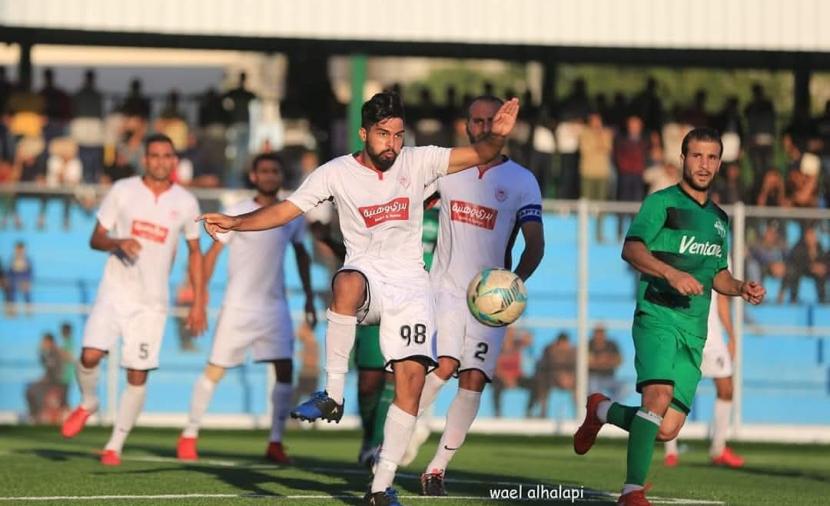 لاعب غزاوي يوقّع مع الأهلي السوري في أول صفقة فلسطينية
