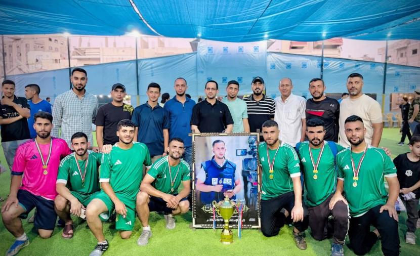 مباراة كروية تكرّم الصحفي الشهيد أنس الشريف في غزة