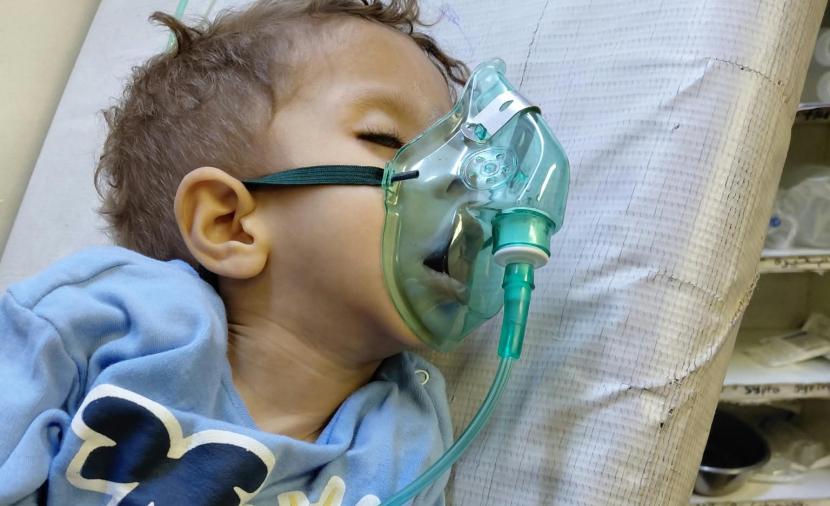 طفل بغزة يعاني الصرع وسوء التغذية في ظل انهيار النظام الصحي
