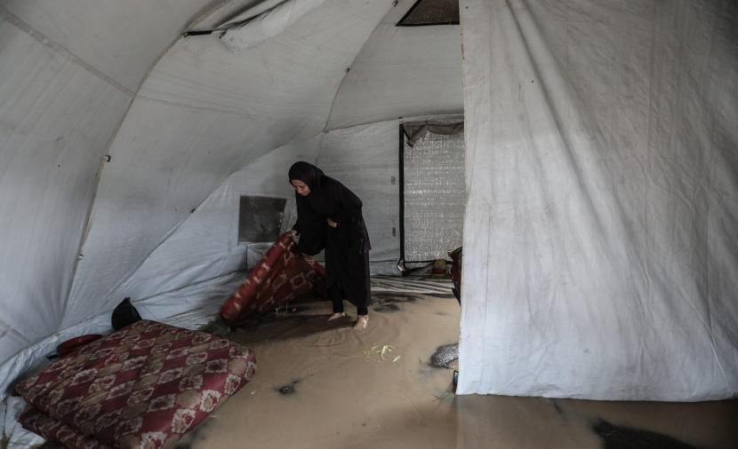 حقوقيون يطالبون بإدخال وحدات إيواء مؤقتة إلى غزة