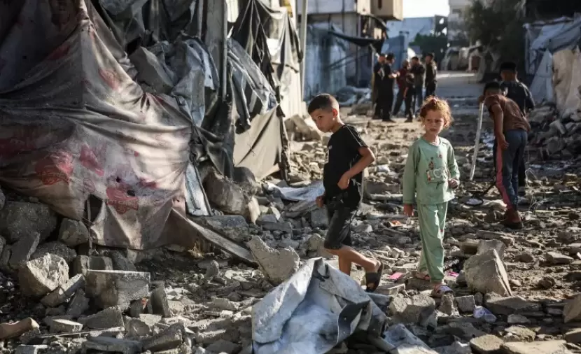 ملادينوف يطرح خارطة طريق لإعادة صياغة موازين الهدنة بغزة
