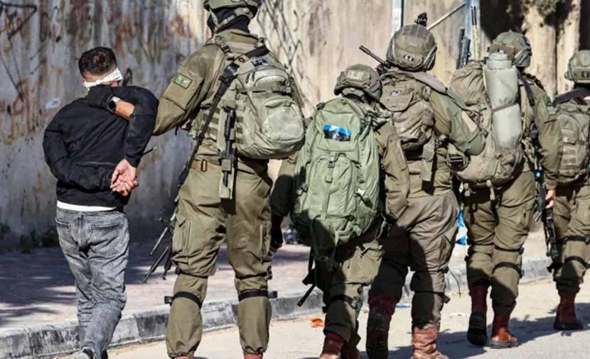 الاحتلال يشن حملات اقتحام واعتقالات بالضفة الغربية
