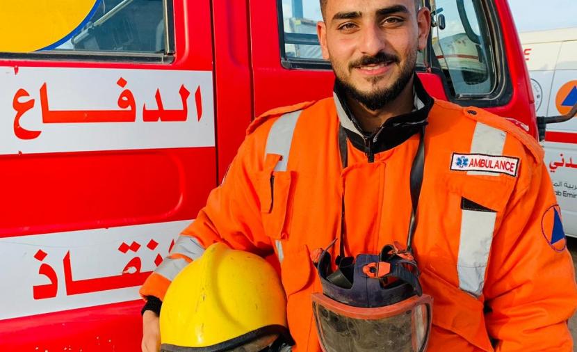 دفاع مدني غزة يواصل مهمته الإنسانية وسط القصف