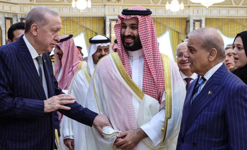 تركيا والسعودية وباكستان توقّع اتفاقية دفاع مشترك بمكة