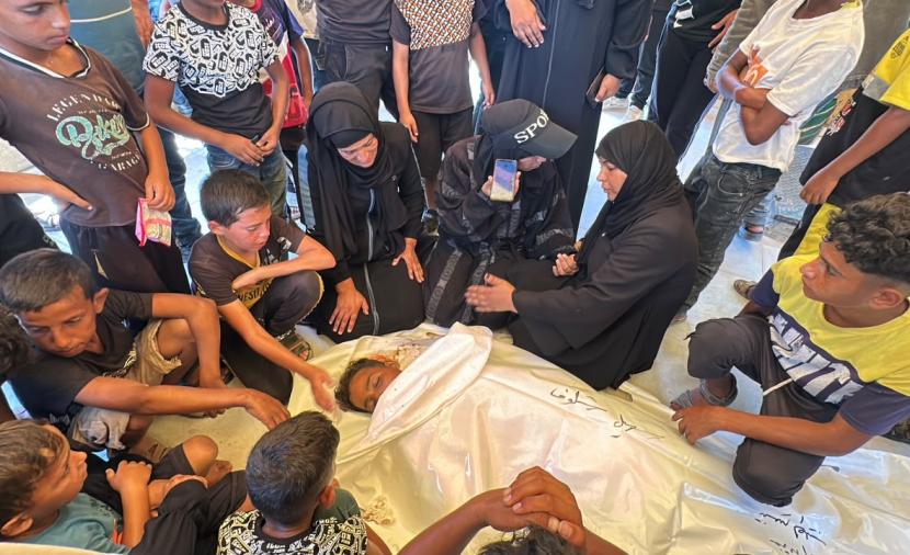 استشهاد طفل فلسطيني بعمر 14 سنة في خان يونس
