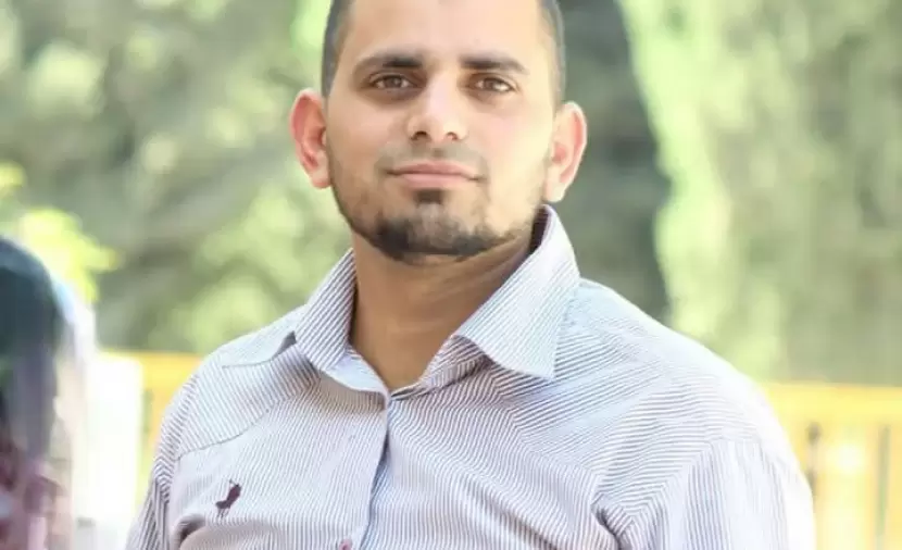 زوجة نجاجرة تطالب السلطة بإطلاق سراح الصحفي