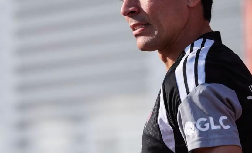 لاعب الأهلي المغربي ينعى ضحايا انهيار بناية بغزة