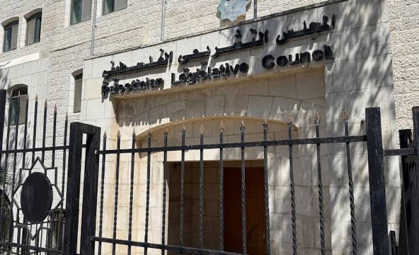 الفلسطينيون يترقبون مصير الانتخابات التشريعية المرتقبة