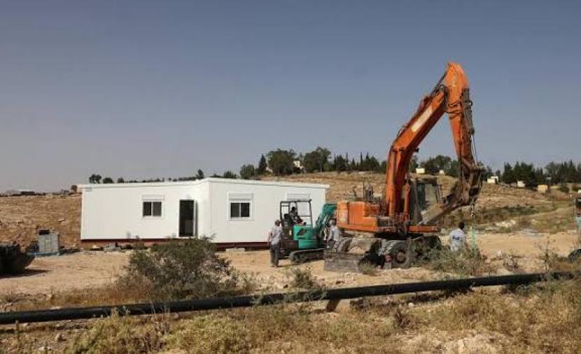 القوى الفلسطينية تحذر الشركات من التعامل مع عطاءات استيطانية