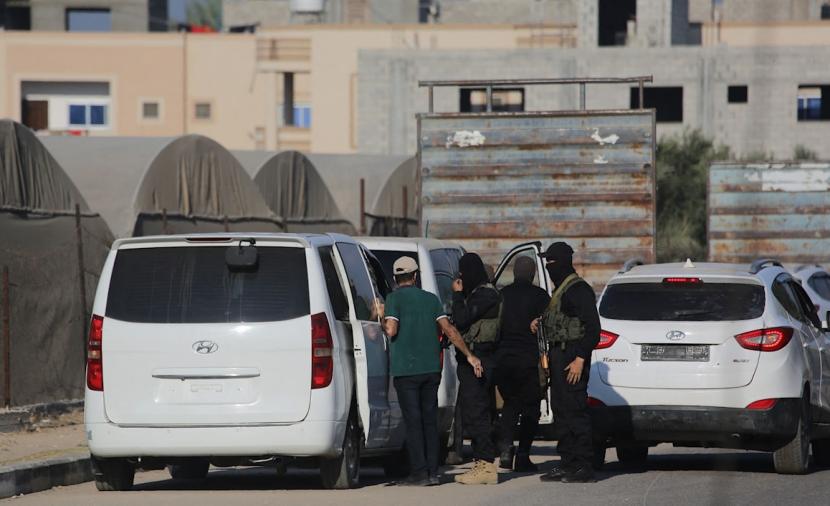قوة رادع تعتقل 4 عملاء تدربوا مع الاحتلال