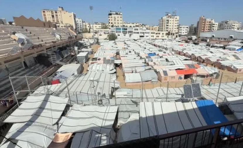 ملعب فلسطين يتحول إلى مأوى للنازحين بغزة