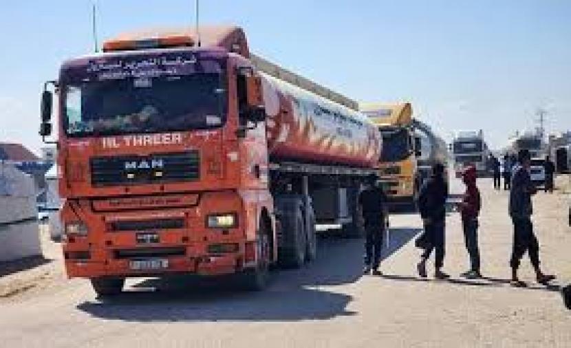 هيئة البترول بغزة تستقبل 5 شاحنات غاز طهي
