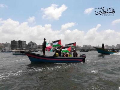 رسائل سياسية إلى البحر..   أهالي غزة يعبرون عن آمالهم بتحقيق الحرية البحرية لهم (2)