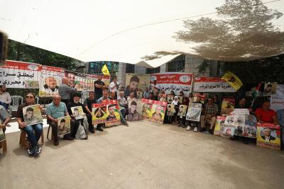   الضفة الغربية .. وقفة دعما للأسرى في سجون الاحتلال الإسرائيلي (1)