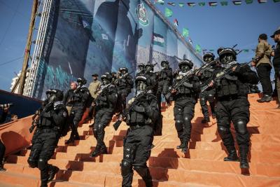 الجوقة العسكرية في إحياء مهرجان انطلاقة رحكة حماس 35 (16)