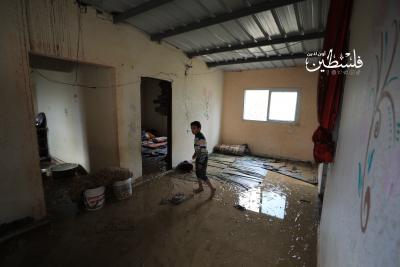 غرق البيوت عقب فتح الاحتلال السدود شرق غزة تزامناً مع المنخفض الجوي الأخير (10).jpeg