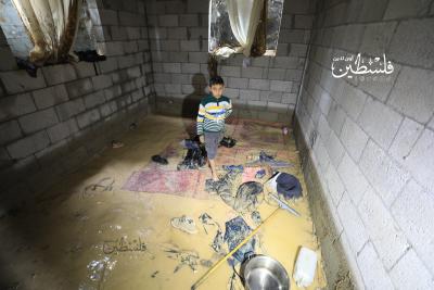 غرق البيوت عقب فتح الاحتلال السدود شرق غزة تزامناً مع المنخفض الجوي الأخير (12).jpeg