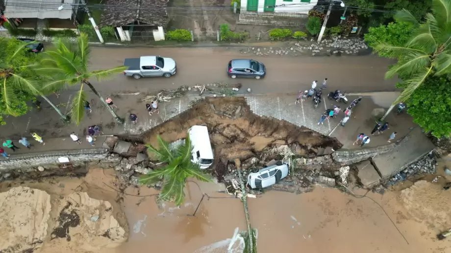 فيضانات البرازيل.. صعوبات في الإنقاذ واستدعاء للجيش | فلسطين أون لاين
