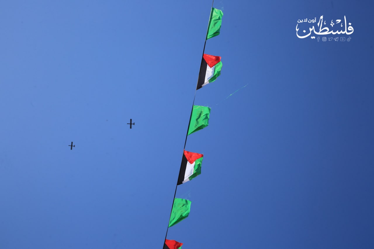 طائرات زواري القسامية خلال مهراجان انطلاقة حماس 35 في غزة (6).jpeg