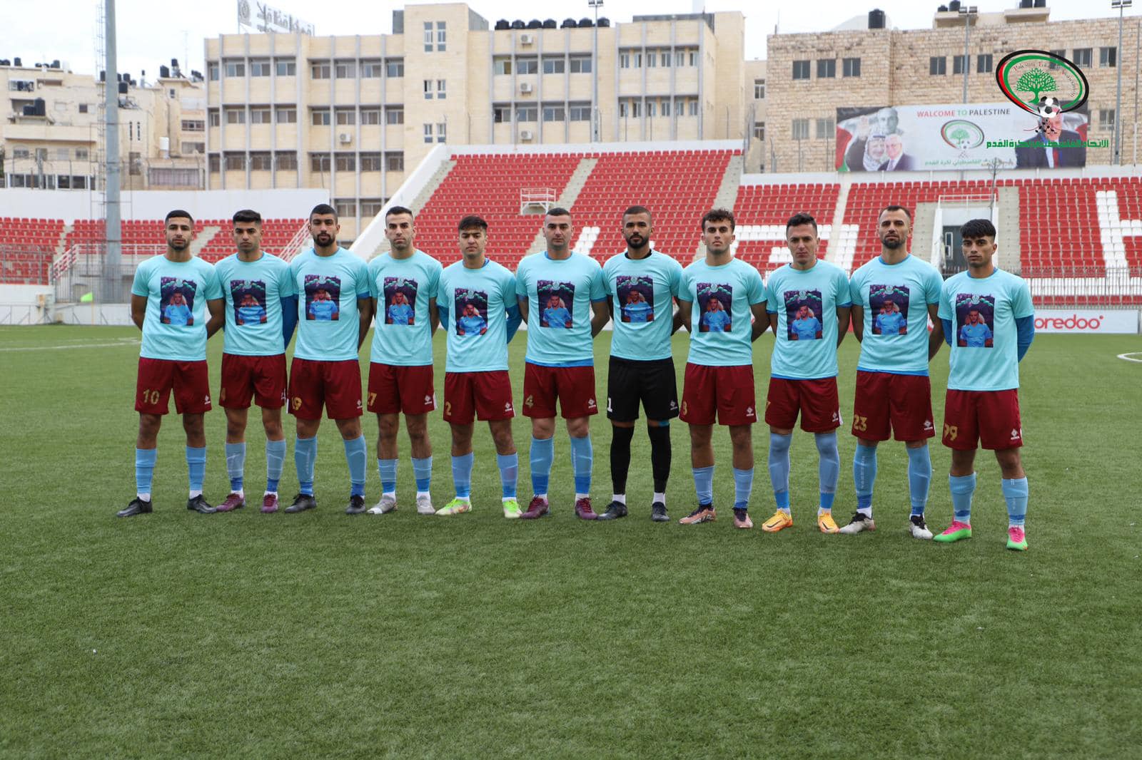 1 - صور الشهيد أحمد دراغمة تزين مباريات كأس أبو عمار1.jpg