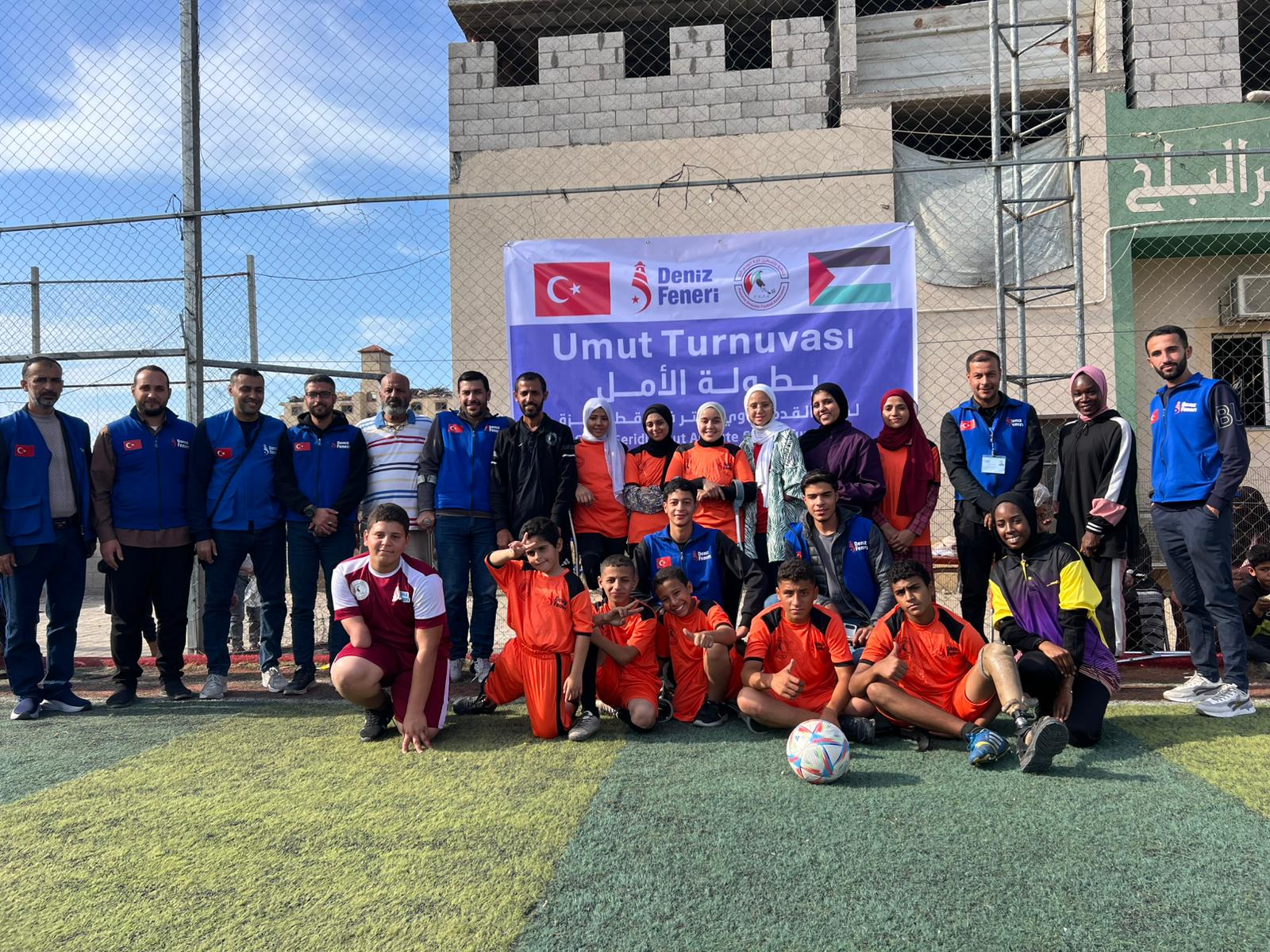 بالصور في غزة.. بطولة كرة قدم تعيد الأمل لذوي البتر