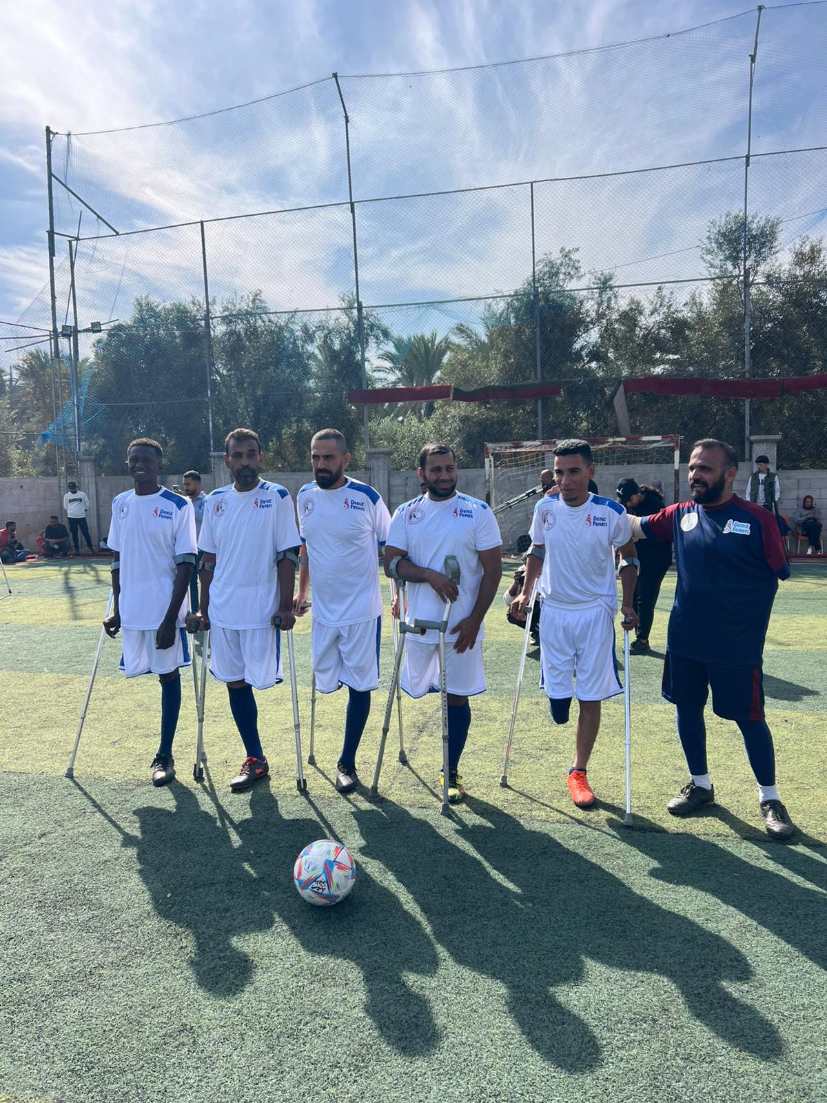 بالصور في غزة.. بطولة كرة قدم تعيد الأمل لذوي البتر