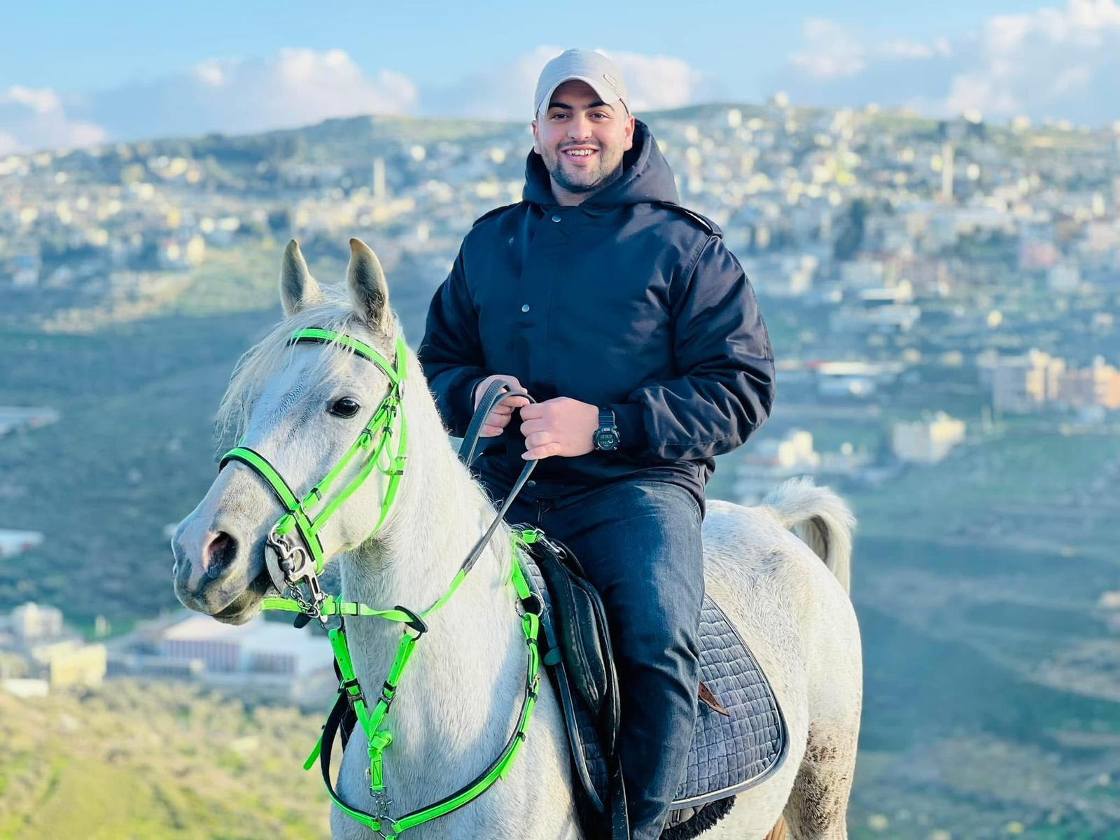 استشهاد شرطي بأجهزة السلطة برصاص الاحتلال واحتجاز جثمانه