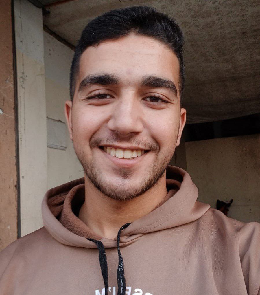 بالفيديو والصور بين المنحة والحدود المغلقة طلبة غزة يدرسون على أمل العبور