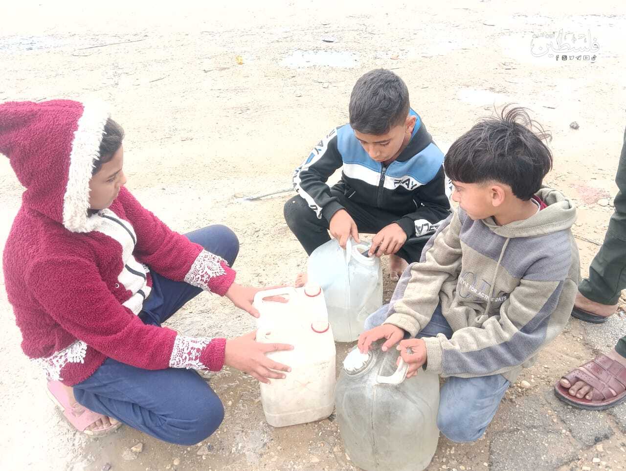 أطفال غزة مياه حرب