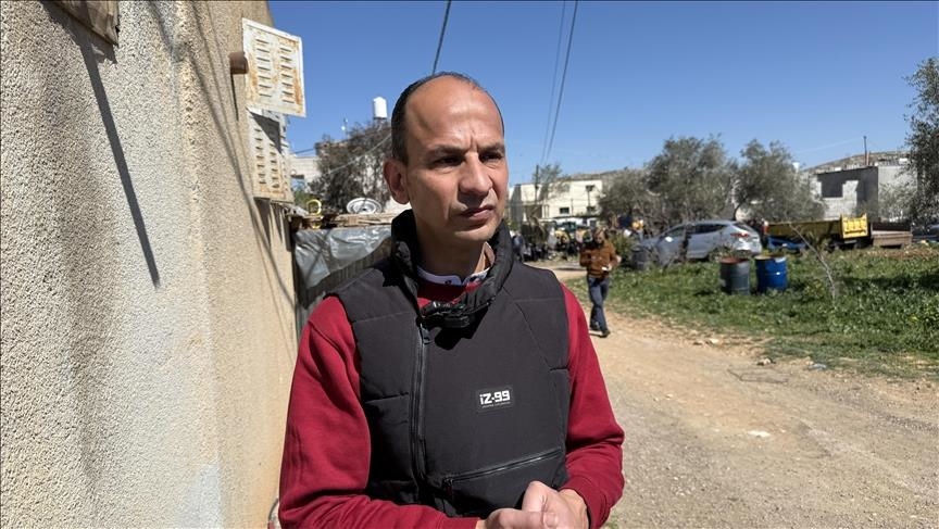 الناشط في مقاومة الاستيطان بشار القريوتي.jpg