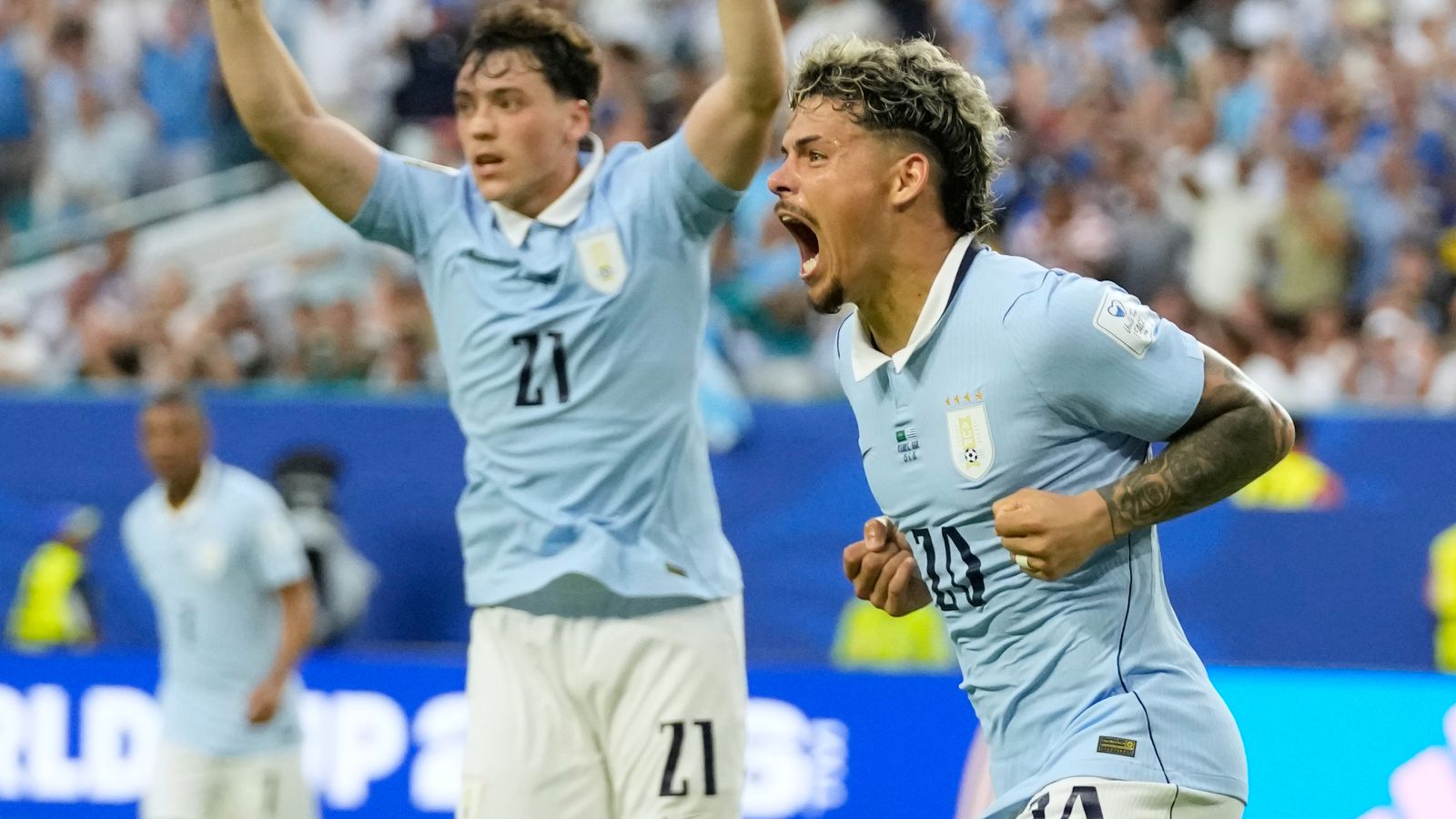 skysports-maxi-araujo-uruguay_7274517.jpg